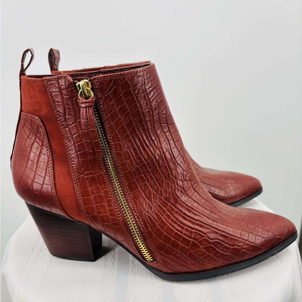 Bella Vita Women’s Everest II Brown Faux Leather Ankle Boots, Size 10W NWOT
